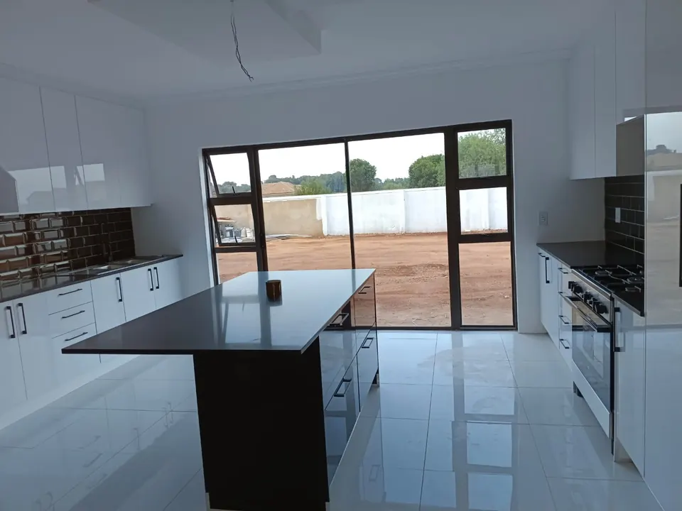 A completed Kingsman kitchen with contemporary cabinetry